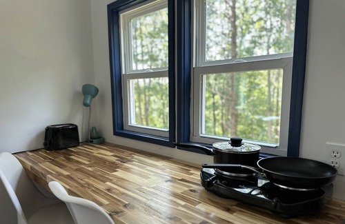 Wildwood Cabin | New Cabin - view of woods - private deck - 8 miles to Chattanooga, biking, hiking & Cloudland Canyon