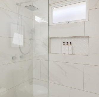 San Antonio de las Minas House | New Cabin with Jacuzzi near Wineries at Monte Olmo