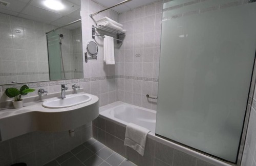 Naif Hotel | New California Hotel