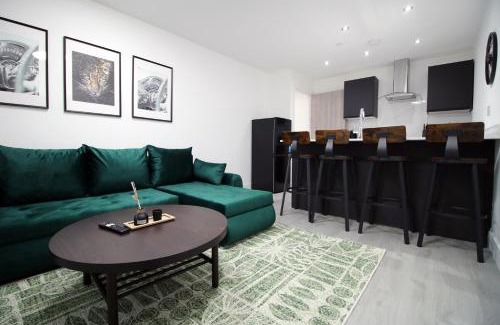 Rumney Apartment | New Cardiff Bloc Exclusive Apartments By Prime Stays - Shops and Parking - Great for Groups and Families