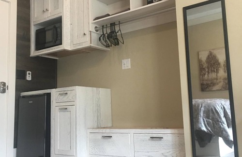 Brevard House | *NEW* “Casa Grande" Discount Rates! Private NEW HOT TUB, POOL TABLE, BASKE