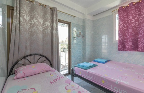 Wat Bowon Niwet House | New Central Guesthouse