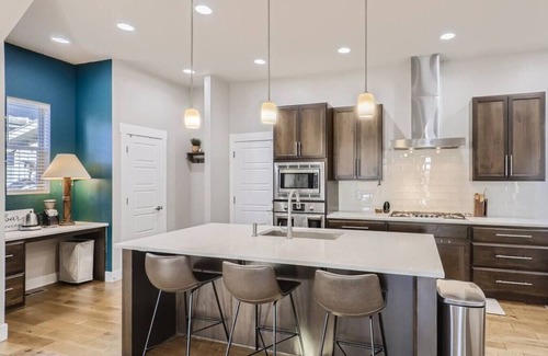 Northfield House | New Central Park Home! Near DIA,20mins to Downtown