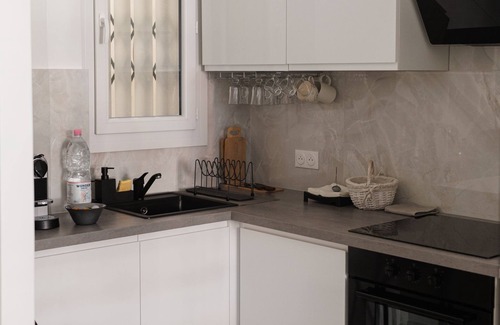 Les Baumettes Apartment | New Central Stylish 2 min From the Beach Apartment