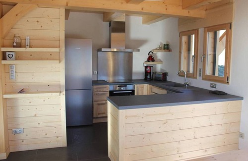 Le Grand-Bornand Ski Chalet | New chalet facing the Aravis, calm, sun