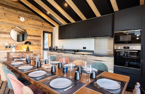 Montalbert Ski Chalet | New chalet in La Plagne, direct ski access, sauna, parking, 5 bedrooms