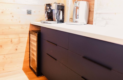 Montgenevre Ski Chalet | *NEW* Chalet La Ferme des Ours, 18 people with sauna, jacuzzi, home gym & cinema