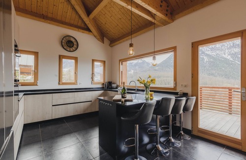 Montgenevre Ski Chalet | *NEW* Chalet Tosca, luxury chalet for 16 with sauna and beautiful views!