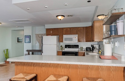 Northeastern Michigan House | NEW Charming 3-bedroom vacation house in East Tawas on Tawas Bay Point.