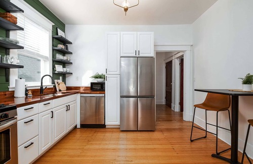 Clifton Apartment | New! Charming City Condo! Walkable & Chic!