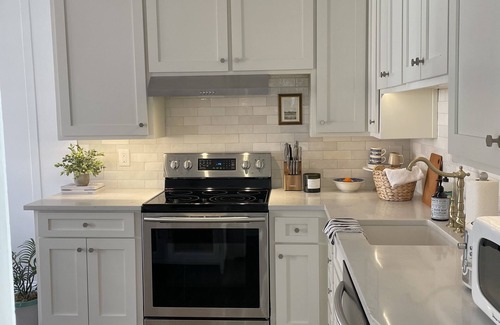 Greenville - Spartanburg Cottage | NEW Charming Downtown Cottage with Office + Peloton!