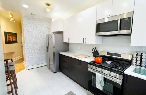 McGinley Square House | NEW Charming Victorian retreat super close to NYC & EWR