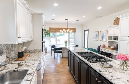 Uptown House | New! Chic Cottage Home W/Backyard Pool - 12 min to the River Walk!