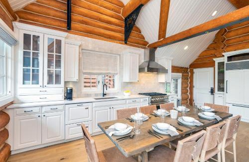 Mountain Village House | New! Chic European Style Cabin, Short Walk To Ski home