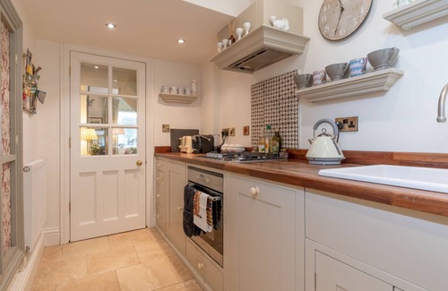 Tetbury House | New Church Cottage - sleeps 4 guests in 2 bedrooms