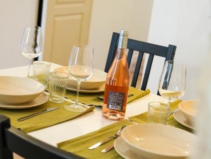 Beaucaire Apartment | New! Cinéma, Netflix La Douce Evasion