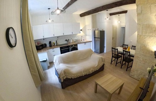 Beaucaire Apartment | New! Cinéma, Netflix La Douce Evasion