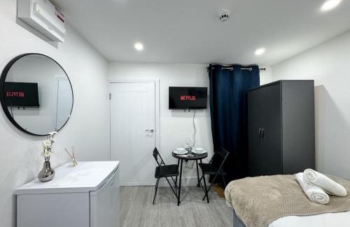 Adamsdown Apartment | New City Centre Gem 1-Bedroom Flat with Free Parking