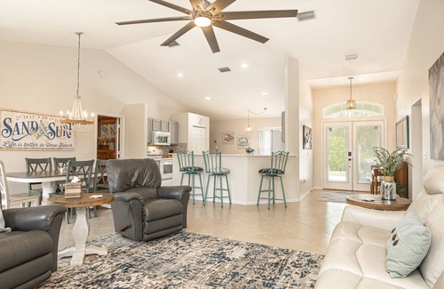 Florida Ridge House | NEW-Coastal, pool home and space for your boat & RV