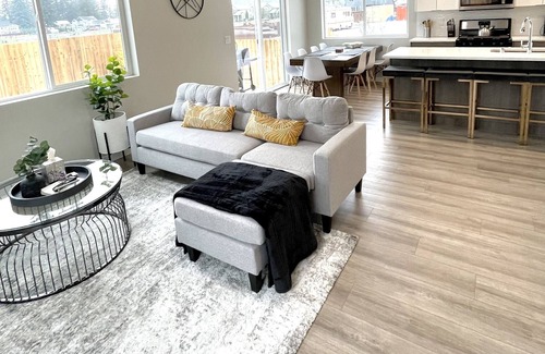Vancouver House | New Construction Home in the Cul de sac