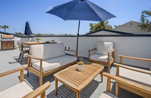 Encinitas House | New Construction Luxury Home With Ocean View Rooftop Deck 815 4th by Redawning