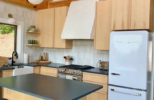 Bethel Ski Chalet | NEW Construction! Modern chalet with spectacular views near Sunday River!