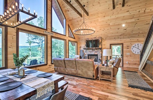 Foxfire Estates House | New Construction Multi-Level Cabin with Hot Tub