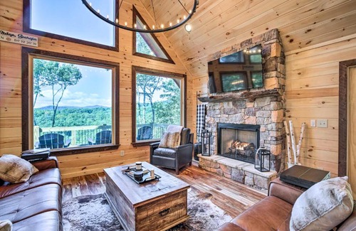Foxfire Estates House | New Construction Multi-Level Cabin with Hot Tub