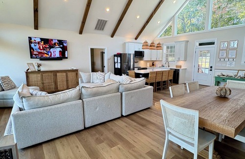 La Follette House | New Construction Norris Lakefront Home w/Dock - Gentle slope to Lake. Sleeps 12