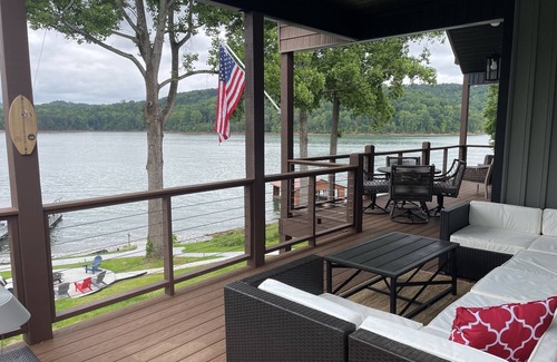 La Follette House | New Construction Norris Lakefront Home w/Dock - Gentle slope to Lake. Sleeps 12