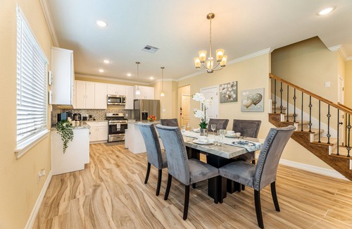 Clodine House | New Construction Spacious House in Southwest Houston