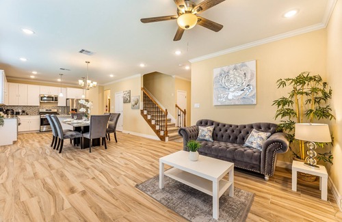 Clodine House | New Construction Spacious House in Southwest Houston