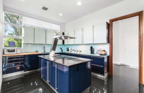 Fort Lauderdale House | New construction 2 story Villa jacuzzi pool luxury