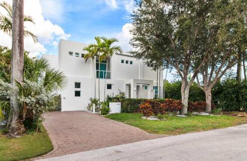 Fort Lauderdale House | New construction 2 story Villa jacuzzi pool luxury