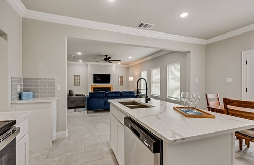 Haltom City House | New Contemporary Home - Bright & Spacious!