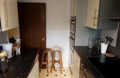 Runnymede House | NEW Cosy 2 Bedroom Flat - Englefield Green