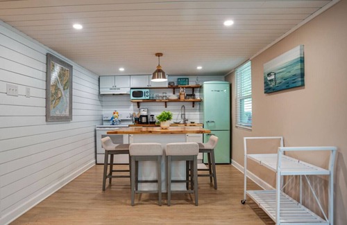 Folly Field Cottage | New Cottage: 4th row & fully fenced back yard!