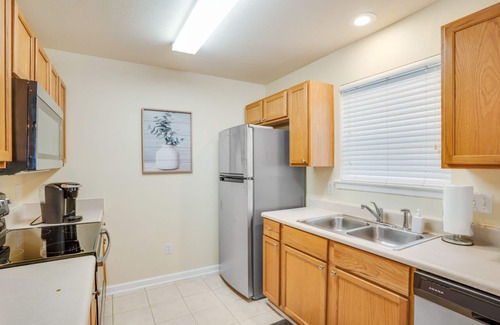 Tallahassee House | NEW! Cozy 3BDR Townhome - Close to Everything!