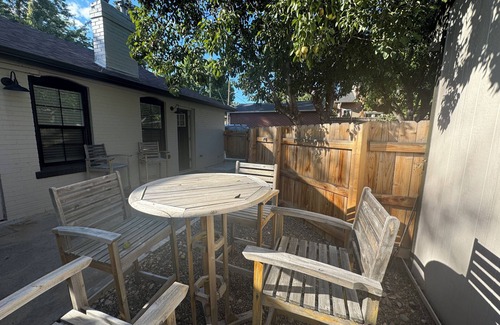 Berkeley House | NEW! Cozy Berkeley Bungalow, walking distance to 25+ shops & eateries!