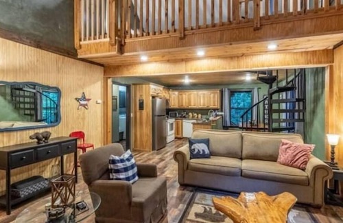 Andrews House | NEW - Cozy Cabin in Nantahala Ntl. Forest. Pet friendly & near Smokey Mtns.