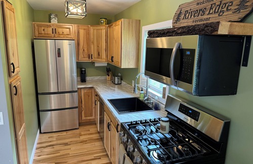 West Stewartstown Cabin | New Cozy Cabin w/Direct ATV & Snowmobile access