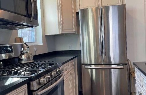 Fairmount Heights House | New! Cozy Chateau in NE DC - 6 Miles to Monuments!
