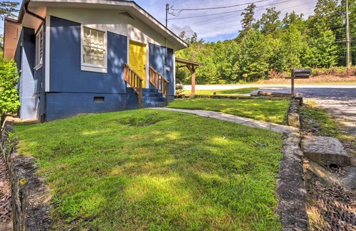 Clayton Cottage | NEW! Cozy Clayton Cottage < 1/2 Mi to Boat Dock!