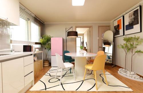 COEX Apartment | New! Cozy! #Grace Haven at Coex# wifi,Netflix,Youtube, 3-min Subway #Next to Coex# Gangnam District, Jamsil, Lotte world#