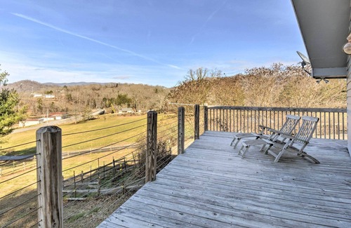 Hayesville Cottage | NEW! Cozy Hayesville Cottage w/ Lake Views!