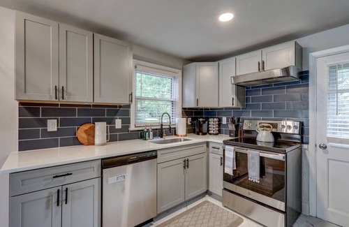 Witmer House | New cozy home near Outlets & Amish Country
