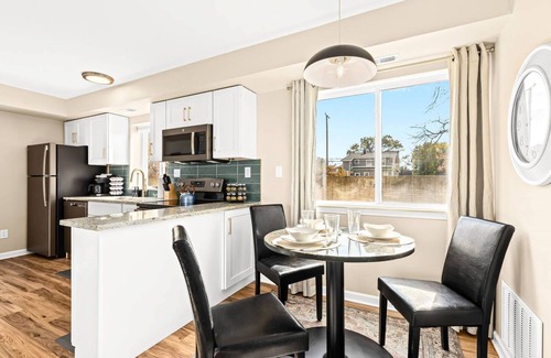 Roseville Apartment | New Cozy Lower Flat in Roseville