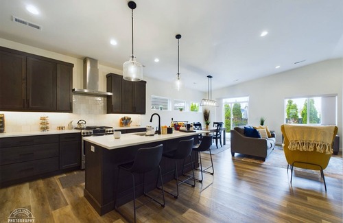 Coeur d'Alene House | New Cozy, Modern 3-bedroom home. Close to dtwn CDA