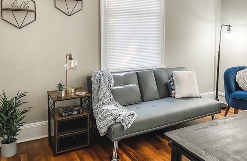 Montgomery Cottage | New! Cozy Pet-Friendly/ Free Parking/ Fast WiFi