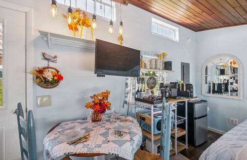 Mount Jackson Cabin | NEW! Cozy Tiny Home Retreat on Shenandoah Valley Farm